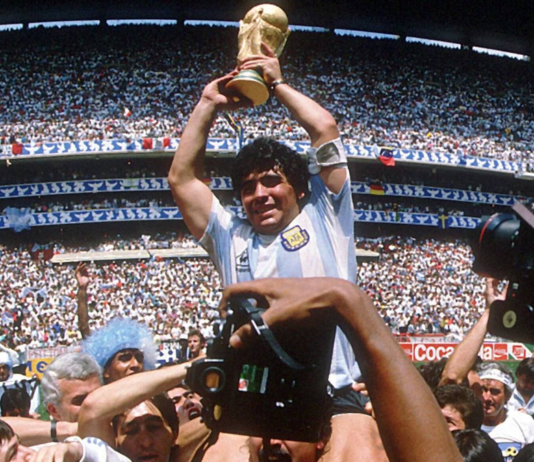 Un medio de Inglaterra eligió a Maradona como el deportista más popular de la historia