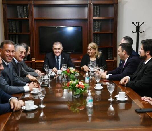 Jaldo y Amado recibieron en la Legislatura a los concejales electos de la Capital