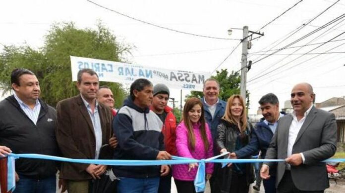 Manzur inauguró obras de pavimentación en el barrio Soeme de