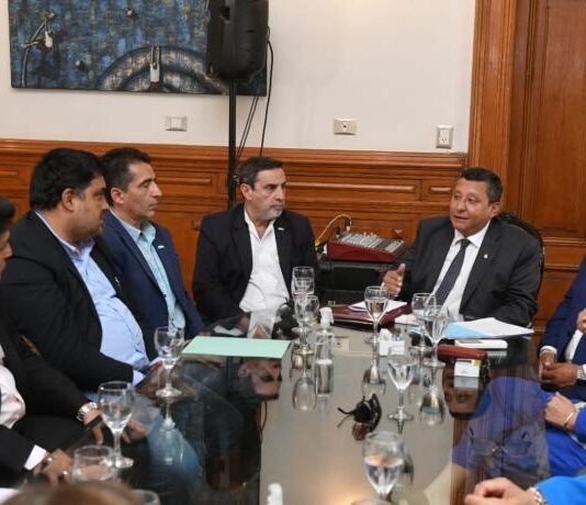 Firmaron un convenio para el tratamiento del depósito de residuos urbanos de El Mollar