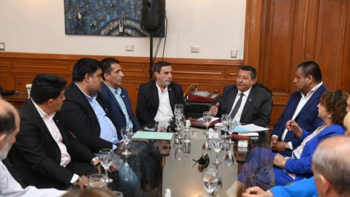 Firmaron un convenio para el tratamiento del depósito de residuos