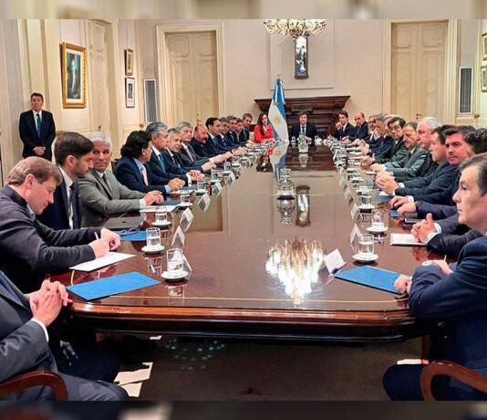 Jaldo participó de la reunión de gobernadores con el presidente Javier Milei