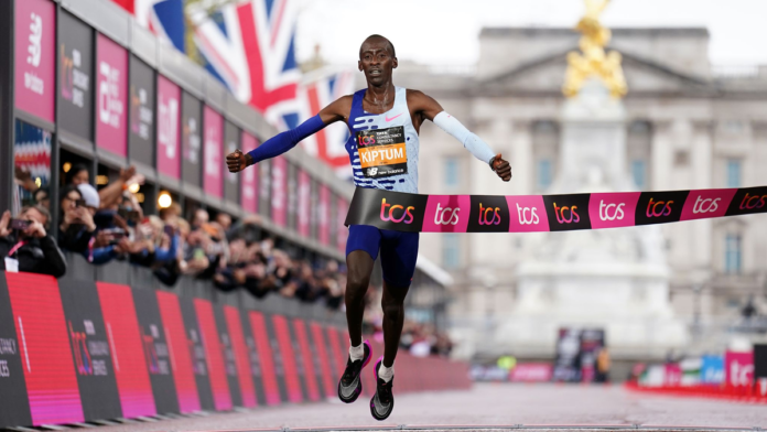 El maratonista Kelvin Kiptum murió en un accidente de tránsito