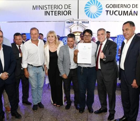 «En 20 días entregamos 1000 escrituras en toda la provincia», celebró Jaldo