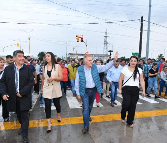 Jaldo inauguró obras de iluminación y pavimento en Aguilares
