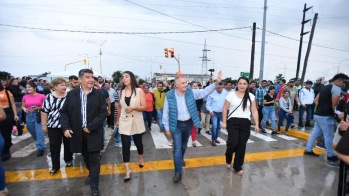 Jaldo inauguró obras de iluminación y pavimento en Aguilares