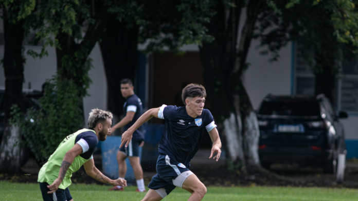 Atlético viajó a Buenos Aires y un referente volvió a