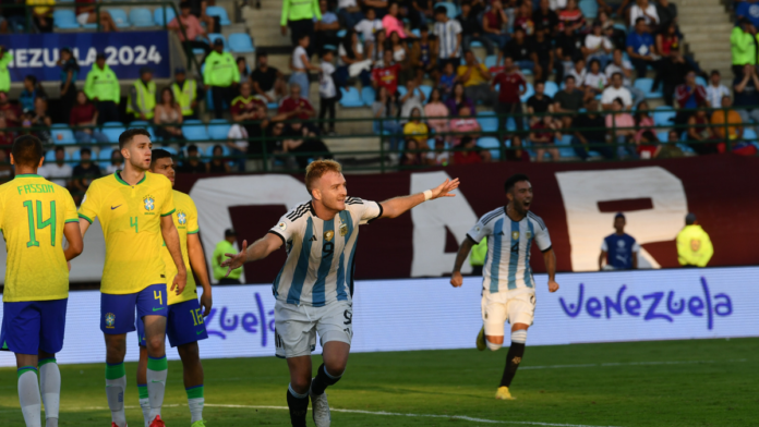 Con gol de Gondou, Argentina le ganó a Brasil y