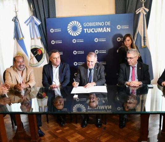 El Gobierno firmó un acuerdo salarial con Sitravi y la Unión de Gremios Estatales