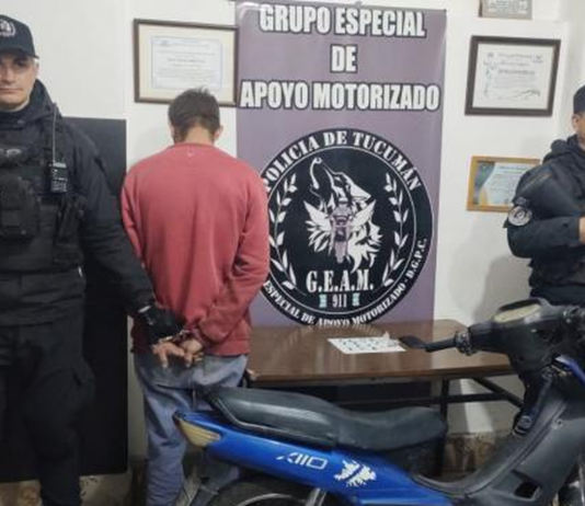 Atrapan a un joven que llevaba drogas escondidas en su moto