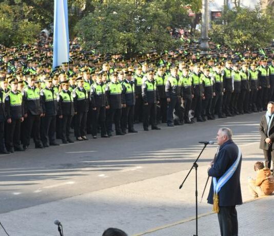 Jaldo encabezó un acto en el que ascendieron a 4042 policías