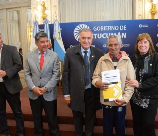 Jaldo entregó 140 escrituras y destacó el rol del Estado en la vivienda