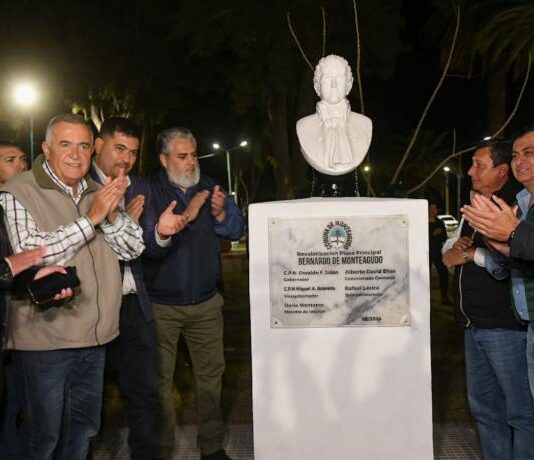 Jaldo inauguró obras en el pórtico de entrada, adoquinado y la remodelación de la plaza principal