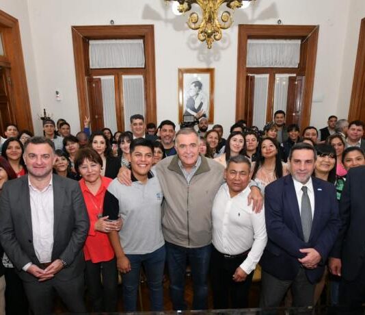 Jaldo firmó el acuerdo de recomposición salarial con los trabajadores de ATSA