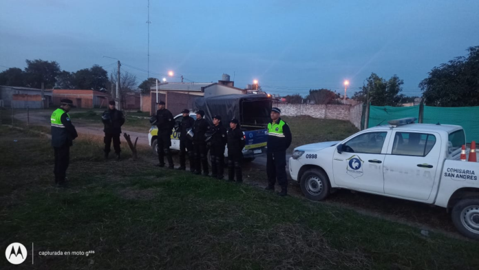 la policía desalojó a un grupo de personas que usurpaban