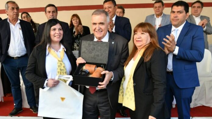 El Gobernador homenajeó a los trabajadores de vialidad en el