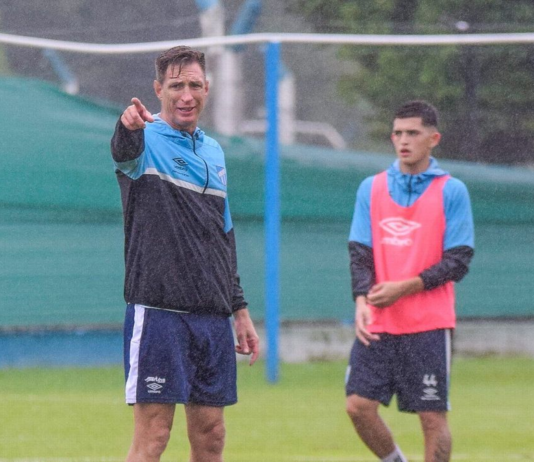 Facundo Sava espera recuperar jugadores para el duelo ante River