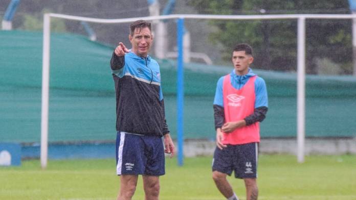 Facundo Sava espera recuperar jugadores para el duelo ante River