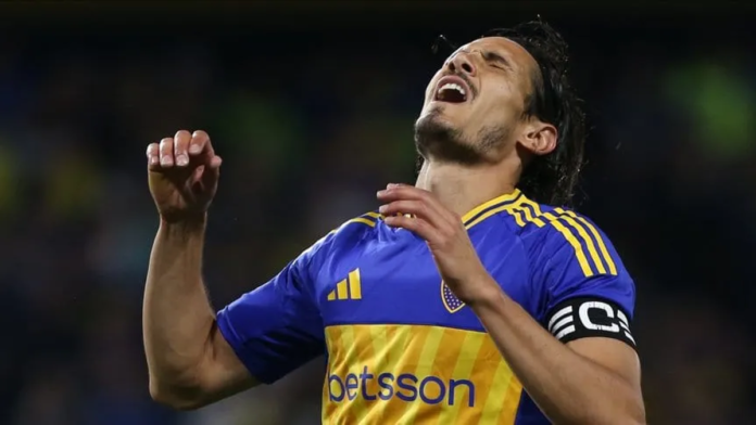 Edinson Cavani se perdería el debut de Boca en la