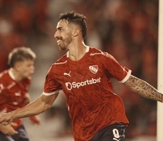 Independiente derrotó a Vélez y quedó como líder de la Zona B