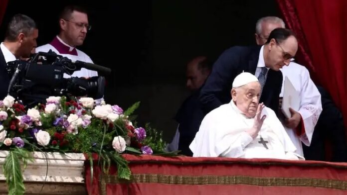 El papa Francisco participó de la Misa de Pascuas en papa