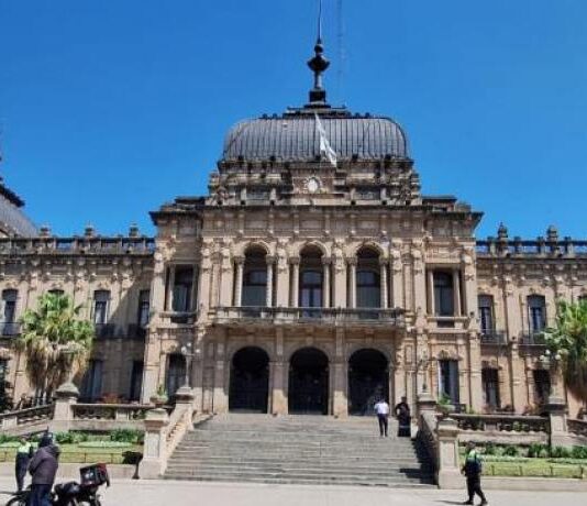 El Gobierno nacional dispuso que el viernes sea no laborable