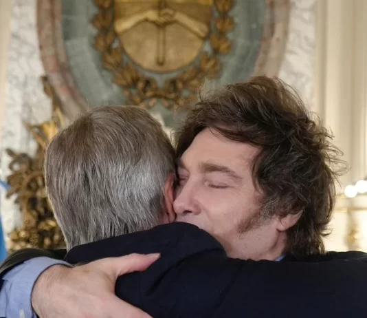 “Quiero mi recuerdo de X. ADIÓS CEPO!!”