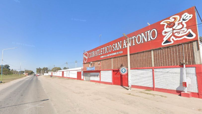 salía de bailar y un motochorro la golpeó y le