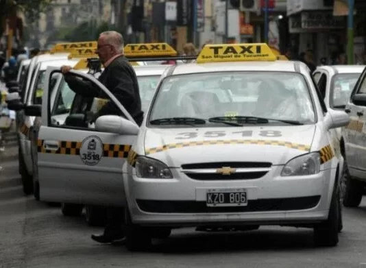 Taxistas protestaron en el Concejo Deliberante por tarifas y aplicaciones