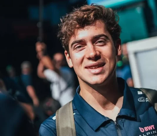 Franco Colapinto llegó al paddock de Alpine en el GP de Imola: el curioso regalo que recibió