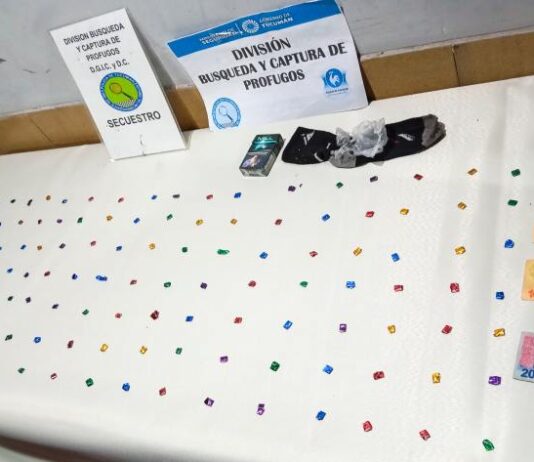 Lo atraparon con 126 ravioles de cocaína en la vía pública