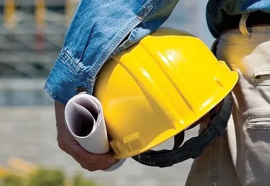 El salario real privado sufrió en marzo su mayor caída desde 2023 y se perdieron 9.000 empleos