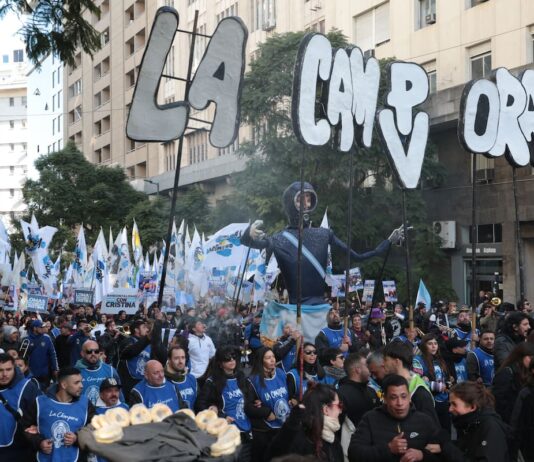 La Cámpora mostró su poder de convocatoria y el kirchnerismo copó la Plaza de Mayo