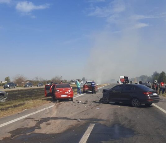 varios heridos luego de un choque en cadena sobre Autopista