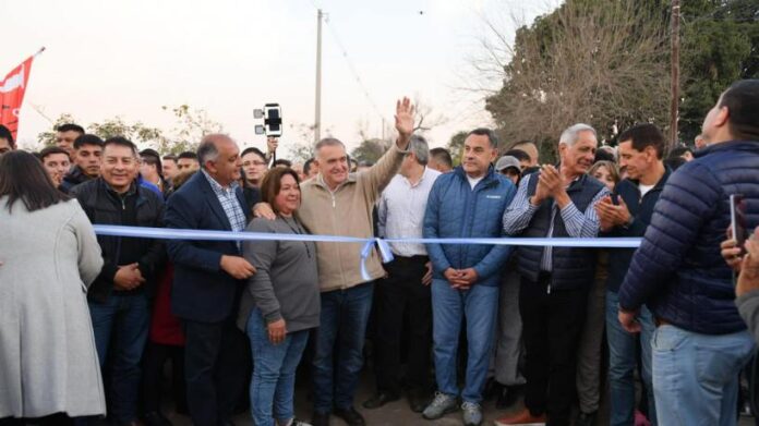 Jaldo-inauguro-obras-y-anuncio-pavimentacion-en-Alto-Verde-y.jpeg