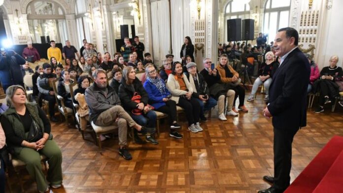 Turistas-recorrieron-la-Casa-de-Gobierno.jpeg
