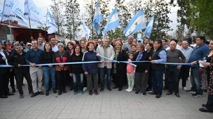 Jaldo-inauguro-obras-de-iluminacion-y-pavimento-en-la-comuna.jpeg