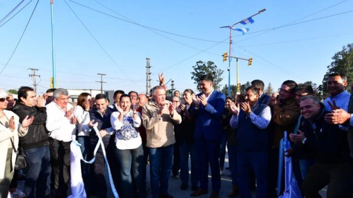 Jaldo-inauguro-obras-de-pavimento-alumbrado-y-un-complejo-de.jpeg