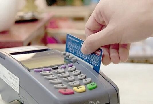 La morosidad de las familias con tarjetas de crédito rozó el 5% en junio