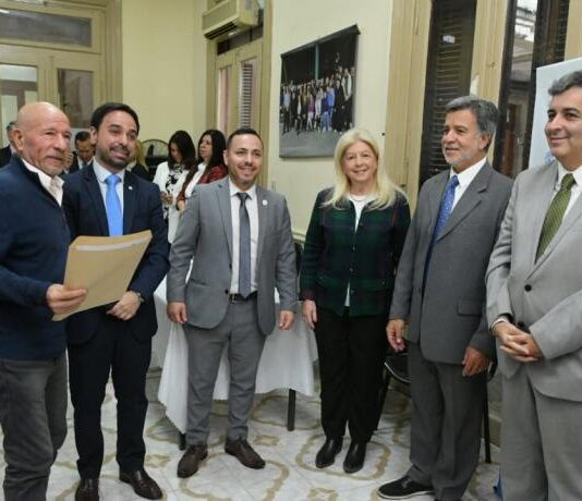 El Gobierno de Tucumán entregó certificados de personería jurídica