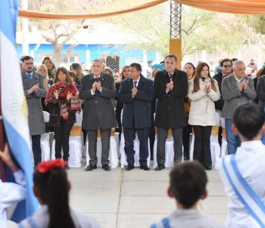 Jaldo inauguró el patio techado de la escuela Claudia Vélez de Cano de Amaicha del Valle