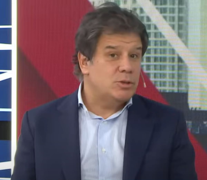 facundo-manes-en-su-visita-a-CNLTTY4KCZCSFMUUFKSPDPE5AQ.png