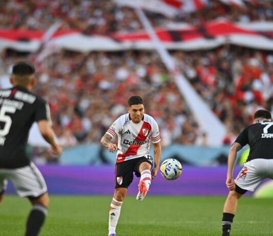 Qué se vayan todos, la furia de los hinchas de River tras la derrota ante Riestra