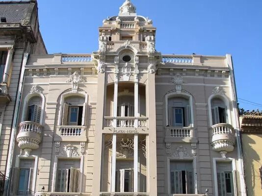 En la San Pablo-T debatirán sobre la democracia a 42 años del retorno institucional