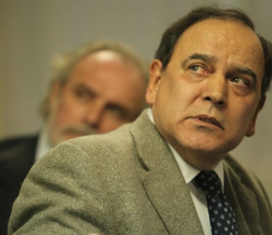 Condenan a cuatro exfuncionarios de la empresa estatal de energía Enarsa por defraudación