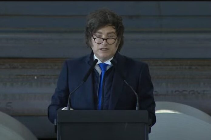 javier-milei-visito-una-empresa-y-pidio-por-una-OTH4DI7IA5AJDJEIJWS3TGFBQY.jpg