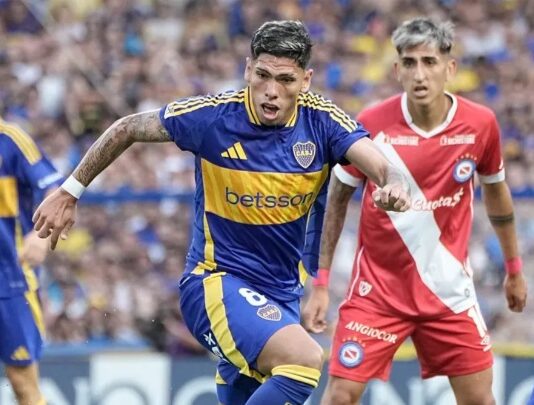 El sorprendente Boca recibe a Argentinos Juniors en un duelo prometedor