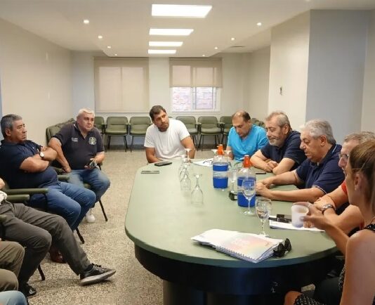 Suspenden a 150 choferes de líneas urbanas y UTA analiza medidas de fuerza