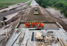 Avanza la construcción de un nuevo puente en Leales