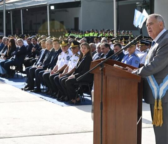 Jaldo inauguró obras de revalorización del Patio de Armas de la Policía